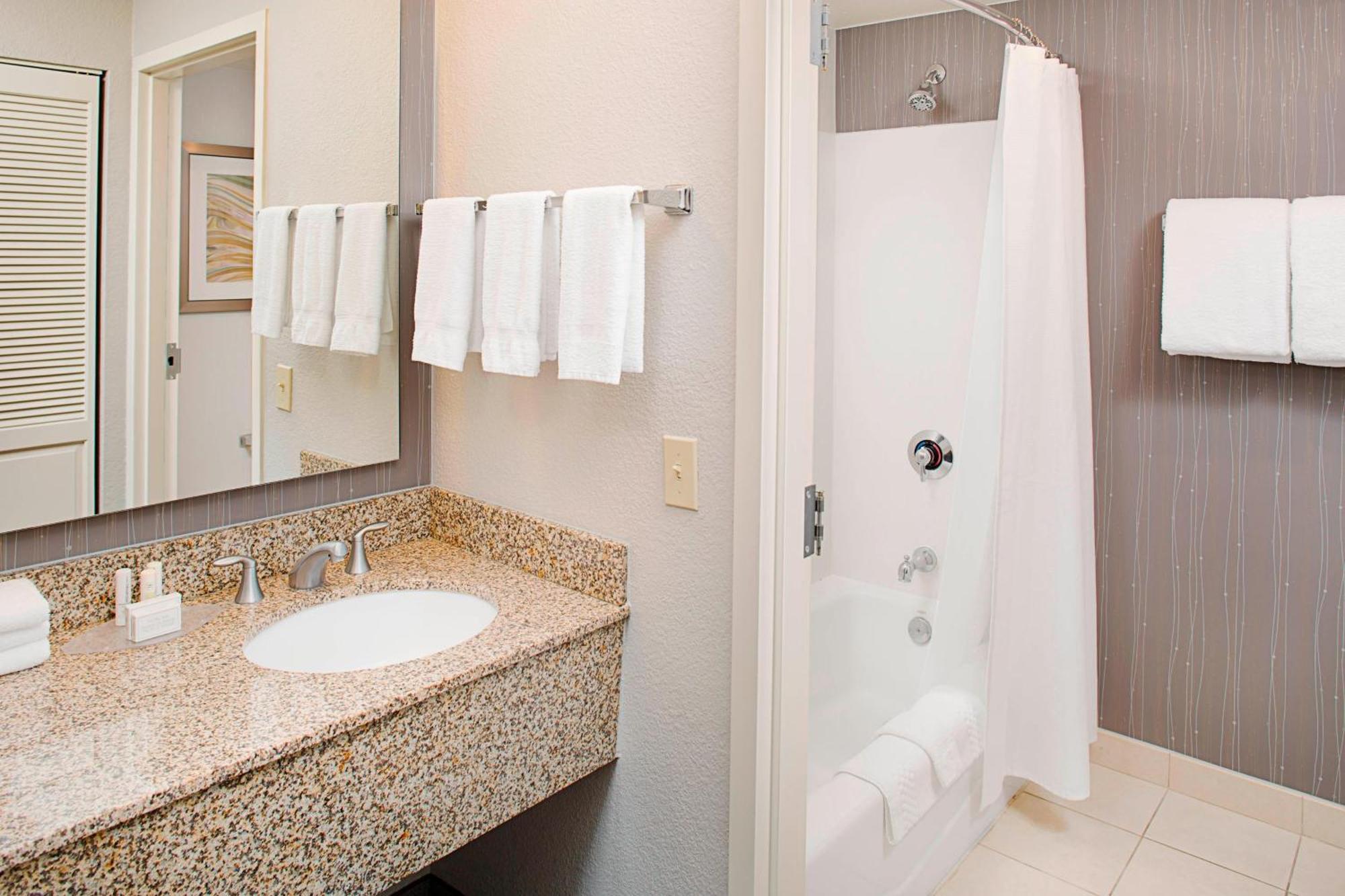 Courtyard By Marriott Tucson Williams Centre Hotel Bagian luar foto