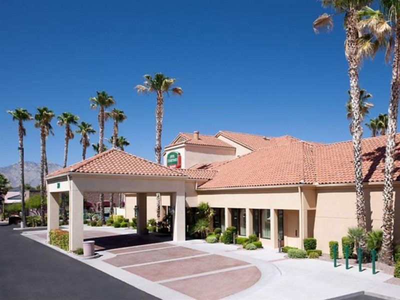 Courtyard By Marriott Tucson Williams Centre Hotel Bagian luar foto