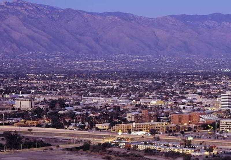 Courtyard By Marriott Tucson Williams Centre Hotel Bagian luar foto
